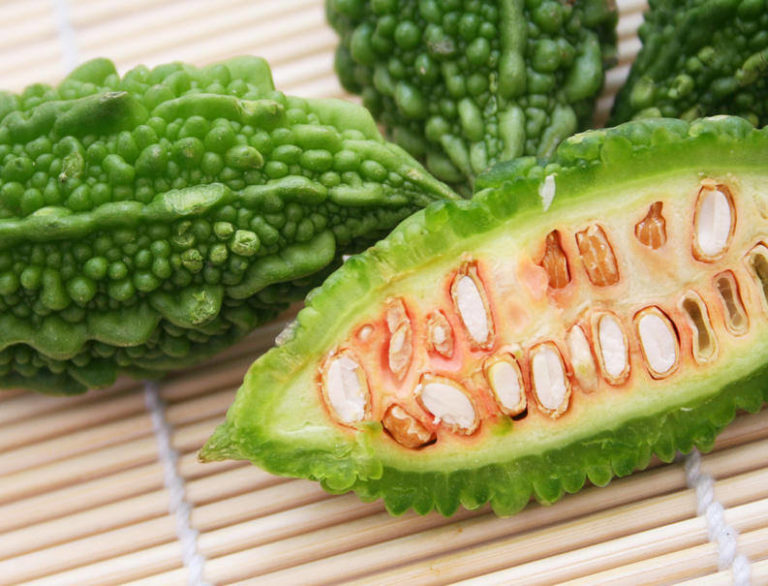 Read more about the article Bitter Melon: This Exotic Fruit Kills Cancer Cells and Treats Diabetes!