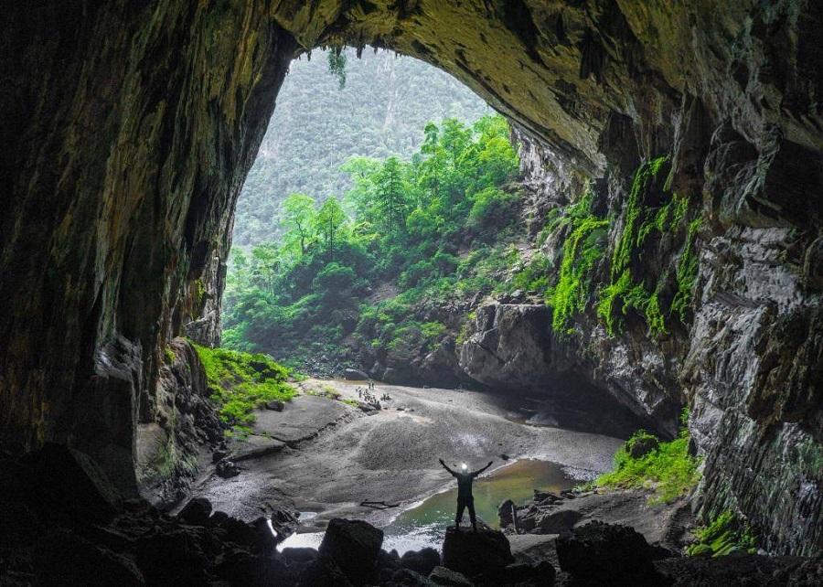 Son Doong Cave A Hidden World