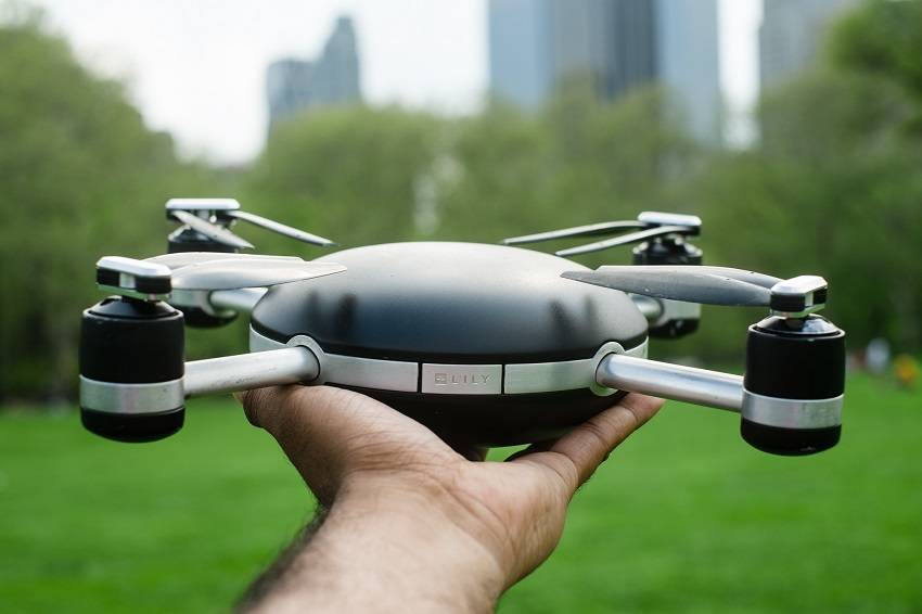 Revolutionary Throw-and-Shoot Camera Drone Will Capture You While Flying Behind You