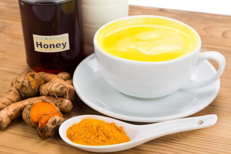 Read more about the article 4 Incredible Turmeric Tea and Tonic Recipes You Should Try