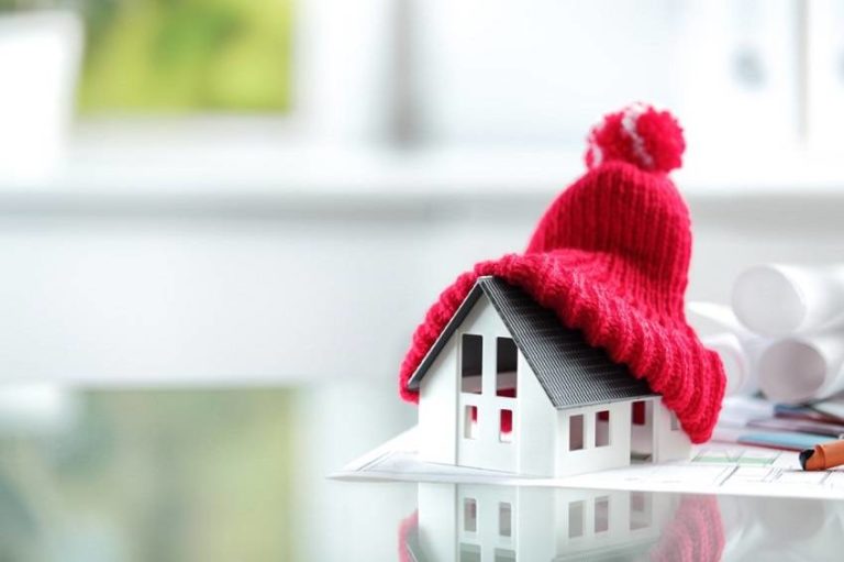 Read more about the article 4 Cheap Yet Effective Ways to Winterize Your Home