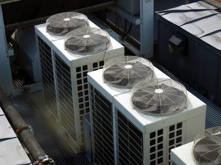 Read more about the article Easy to Miss Signs of HVAC Problems in Your Home