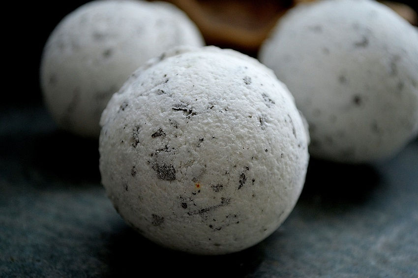 How to Make DIY Natural Shower Bombs to Fight Cold and Flu