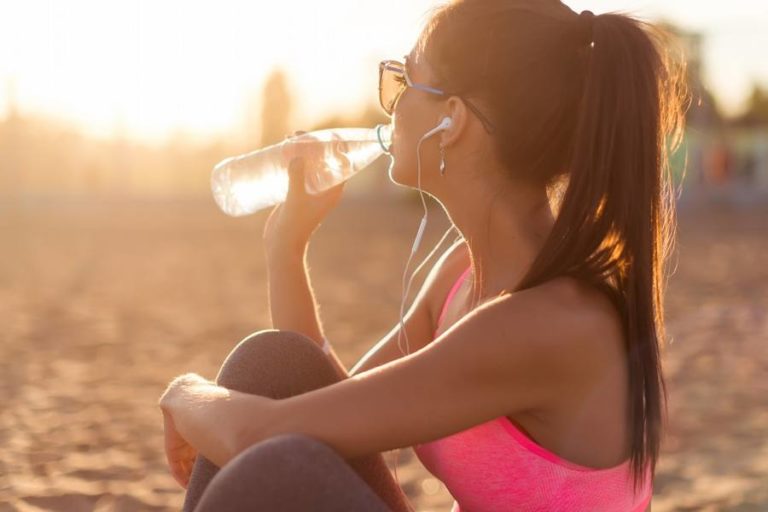 Read more about the article Here Is What Will Happen to Your Body After Drinking Only Water for a Month