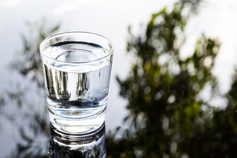 Read more about the article What Happens to Your Body When You Start Drinking Alkaline Water