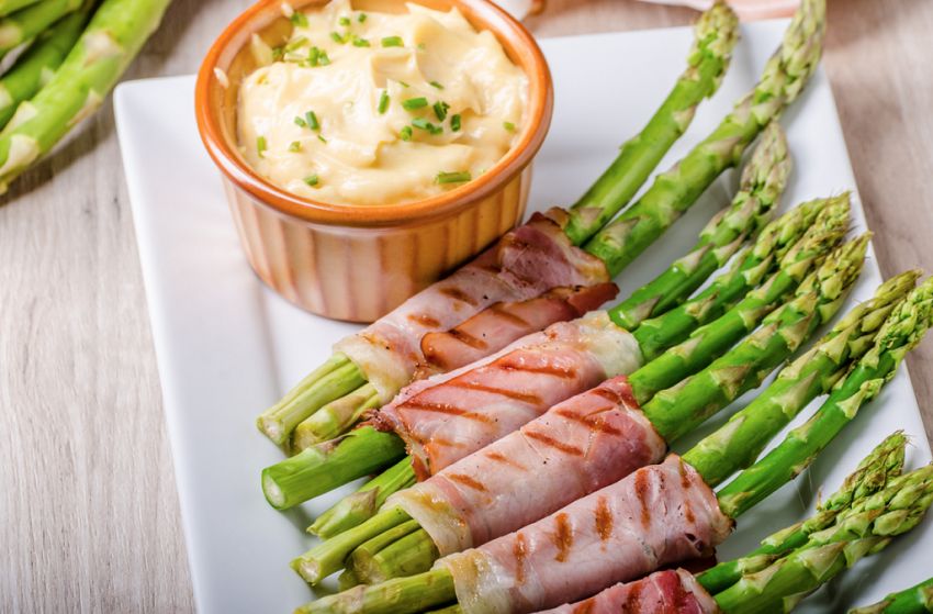 Grilled bacon wrapped asparagus