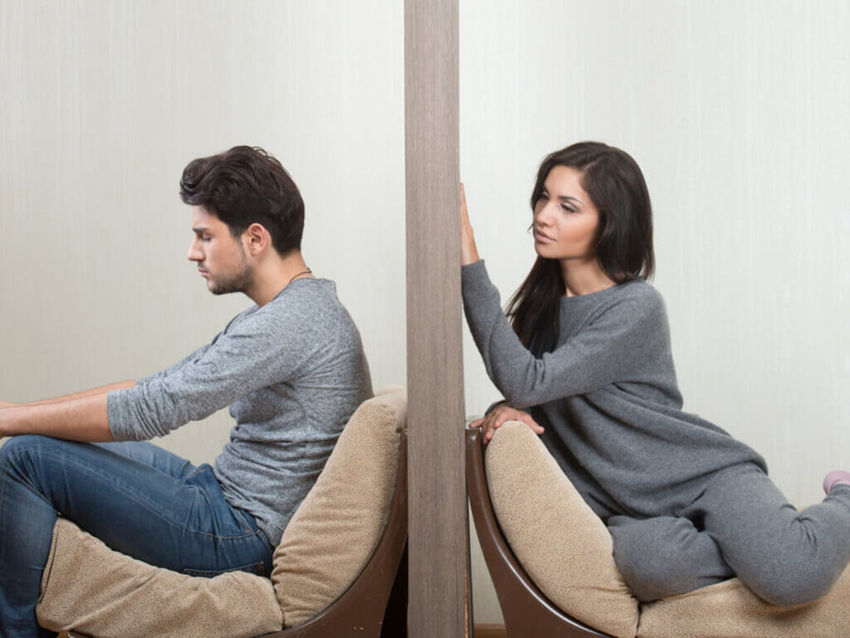 Things Emotionally Unavailable Men Do in a Relationship