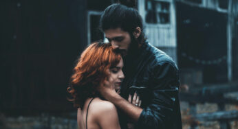 6 Signs an Emotionally Unavailable Man Is in Love with You